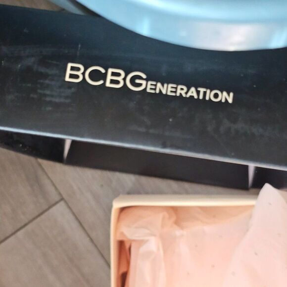 BCBGeneration Women's Jayda Fashion Leather Upper Ankle Boot Black Size 7.5 NWT - Picture 6 of 8